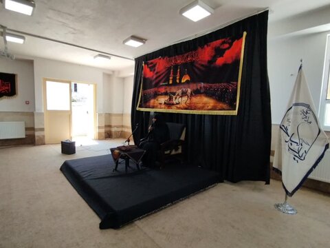 تصاویر/ مراسم عزاداری اولین روز از ماه محرم در مدرسه علمیه حضرت زینب کبری( س) ارومیه