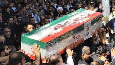 تصاویر تشييع پيکر مطهر شهيد امير حسين طولابی در حمله تجاوزکارانه رژيم سفاک صهيونيستی در خرم آباد