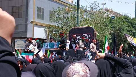 تصاویر/مراسم تشییع شهدای حملات رژیم صهیونیستی در مشهد مقدس