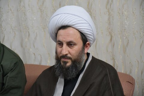 تصاویر/ دیدار امام جمعه شهرستان خوی با جانباز تجاوز رژیم صهیونی