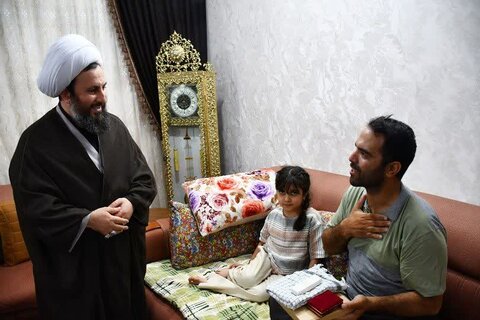 تصاویر/ دیدار امام جمعه شهرستان خوی با جانباز تجاوز رژیم صهیونی