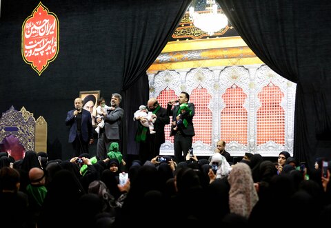 تصاویر/ مراسم شیر خوارگان در حرم مطهر حضرت فاطمه معصومه (س)