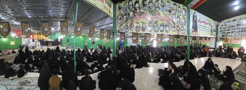 تصاویر/ همایش بزرگ شیرخوارگان حسینی در حرم مطهر شهدای‌گمنام حسین‌آباد کویر آران و بیدگل