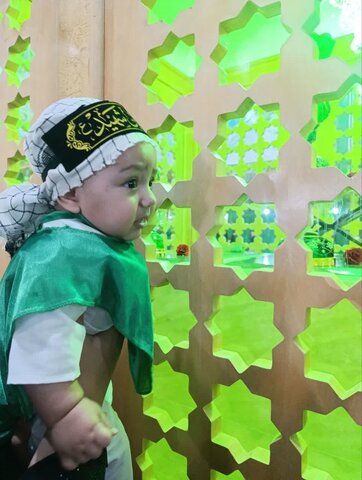 تصاویر/ همایش بزرگ شیرخوارگان حسینی در حرم مطهر شهدای‌گمنام حسین‌آباد کویر آران و بیدگل