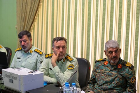 تصاویر/ دیدار نماینده ولی فقیه در استان آذربایجان شرقی با فرمانده انتظامی و جمعی از مسئولین انتظامی استان