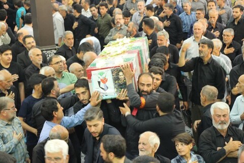 تصاویر / تشییع پیکر مطهر دو شهید فراجا در تویسرکان
