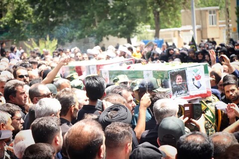 تصاویر / تشییع پیکر مطهر دو شهید فراجا در تویسرکان