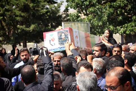 تصاویر / تشییع پیکر مطهر دو شهید فراجا در تویسرکان