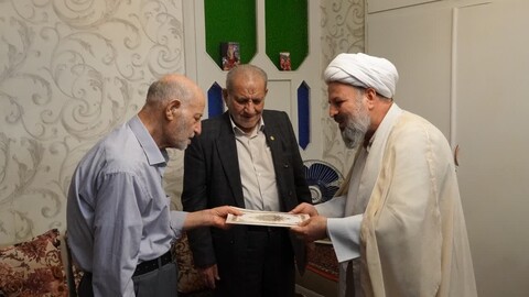 تصاویر / تجلیل مدیرکل تبلیغات اسلامی همدان از پیرغلامان همدان
