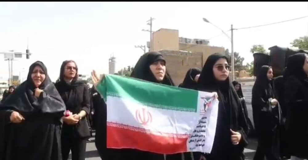 فیلم| تشیع پیکر مطهر سرگرد پاسدار شهید حاج حسین جعفری در دلیجان