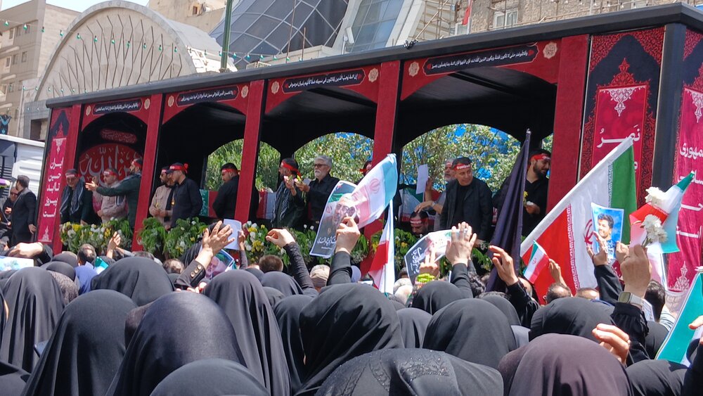 مشهدالرضا در سوگ شهدا؛ خروش عاشورایی مردم علیه رژیم  صهیونیستی