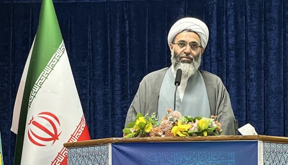 اتحاد و همبستگی، رمز پیروزی امت اسلام در مقابل نفاق است