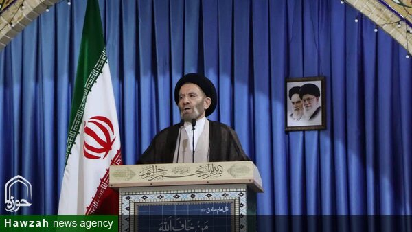 ملت ما با آموزه‌های حسینی و مهدوی و علوی پیوند خورده است