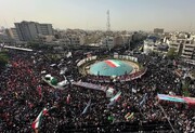 في مراسم تشييع مليونية.. الشعب الايراني يبايع الشهداء