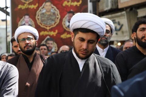 تصاویر/ حضور گسترده روحانیون و حوزویان کردستان در تشییع پیکر شهید رضا بسطامی