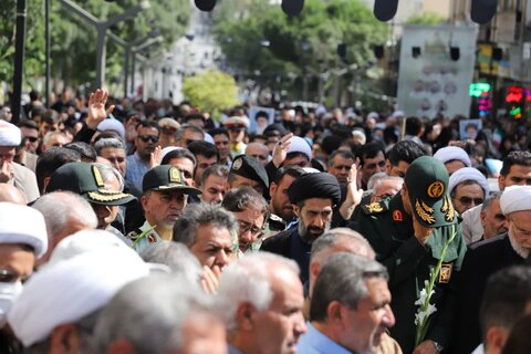 تصاویر/ حضور گسترده روحانیون و حوزویان کردستان در تشییع پیکر شهید رضا بسطامی