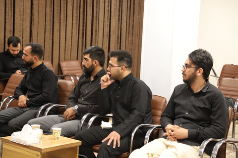 تصاویر/نشست مبلغین فضای مجازی با نماینده ولی فقیه