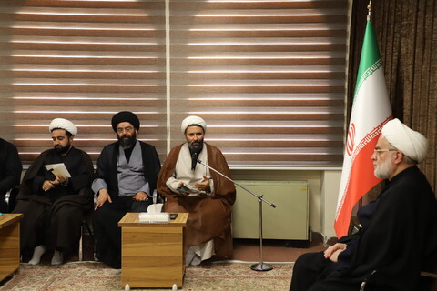 تصاویر/نشست مبلغین فضای مجازی کردستان با نماینده ولی فقیه