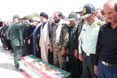 تصاویر / تشییع پیکر سردار شهید غلامرضا سوادکوهی در فریدن اصفهان