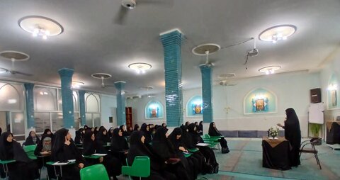 تصاویری از برگزاری نشست توجیهی مبلغان در ساوه