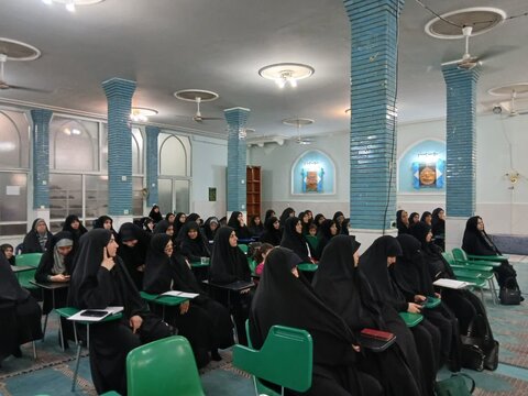 تصاویری از برگزاری نشست توجیهی مبلغان در ساوه