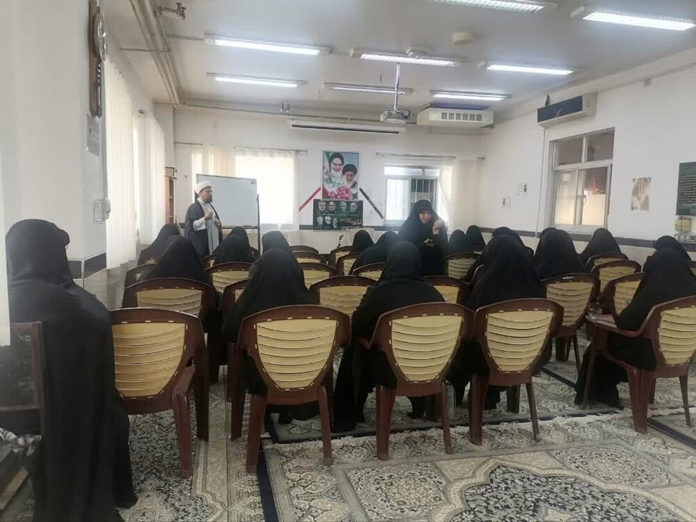 تحلیل ابعاد دینی و ژئوپلیتیکی نبرد ایران و رژیم صهیونی در جمع بانوان حوزوی میبد