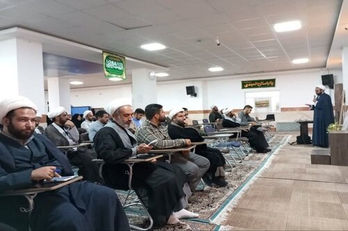 کارگاه تخصصی «جهاد تبیین» در اسلام‌آباد غرب برگزار شد+عکس