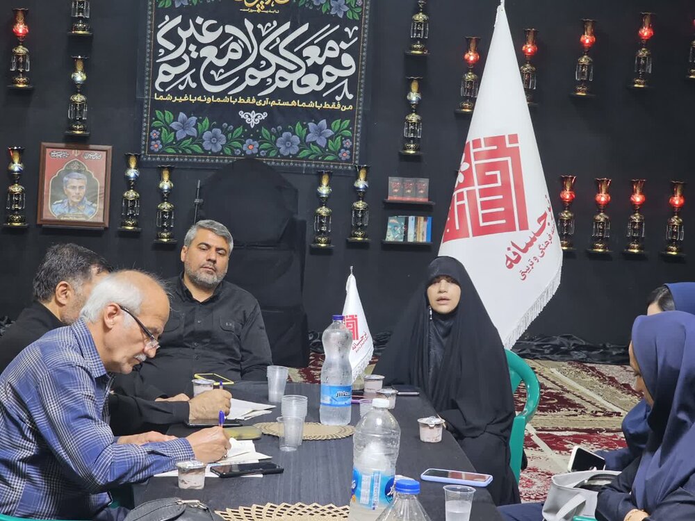 نرجسانه نخستین هیئت تخصصی دخترانه در همدان / دختران نوجوان  در نرجسانه‌عهده‌دار برنامه‌ها هستند