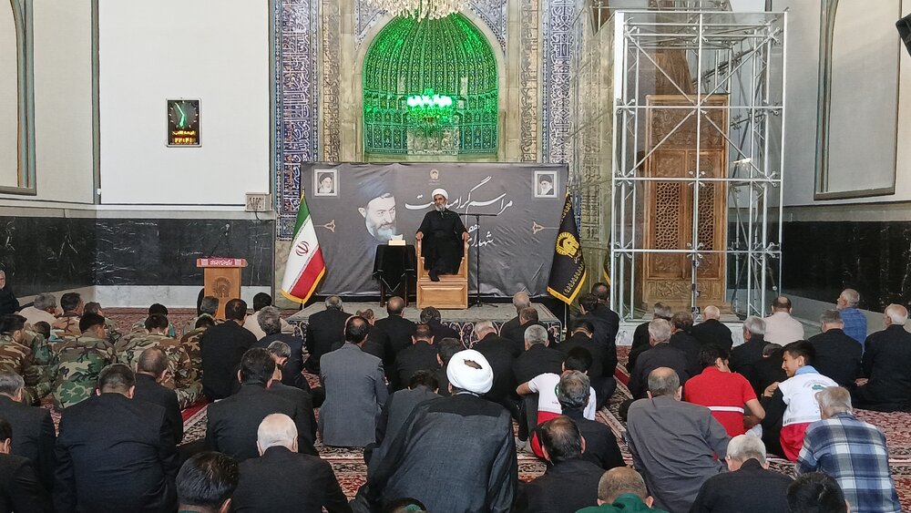 مراسم بزرگداشت شهدای هفتم تیر و بزرگداشت فرماندهان شهید ودانشمندان هسته ای شهید حملات اخیر رژیم صهیونیستی در حرم مطهر رضوی