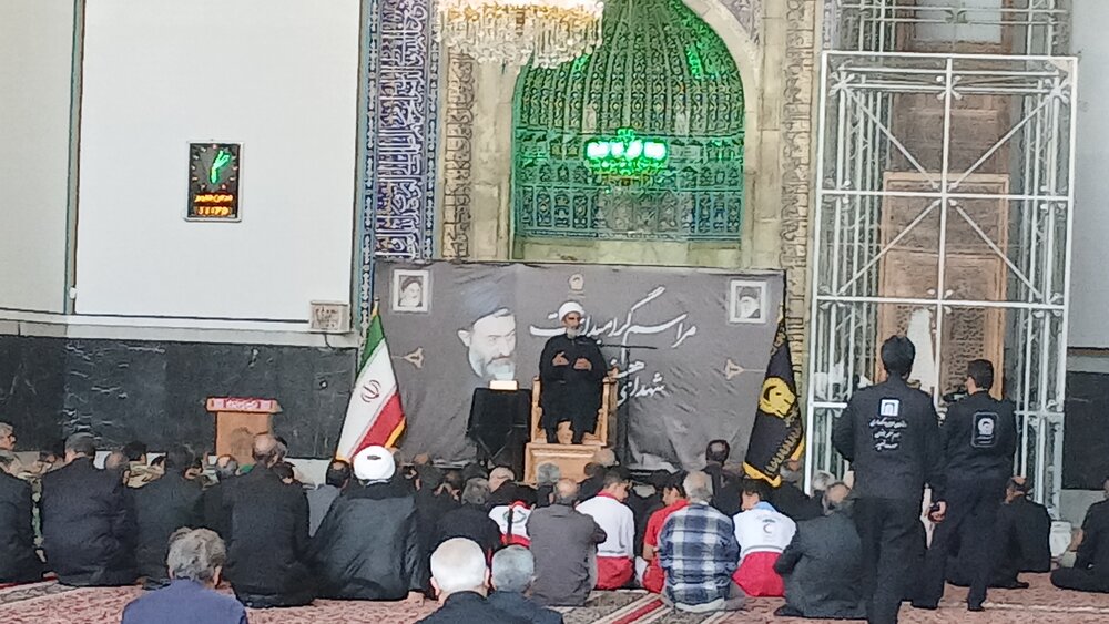 مراسم بزرگداشت شهدای هفتم تیر و بزرگداشت فرماندهان شهید ودانشمندان هسته ای شهید حملات اخیر رژیم صهیونیستی در حرم مطهر رضوی