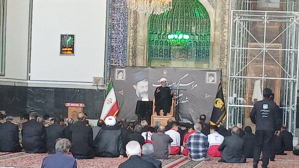 مراسم بزرگداشت شهدای هفتم تیر و بزرگداشت فرماندهان شهید ودانشمندان هسته ای شهید حملات اخیر رژیم صهیونیستی در حرم مطهر رضوی