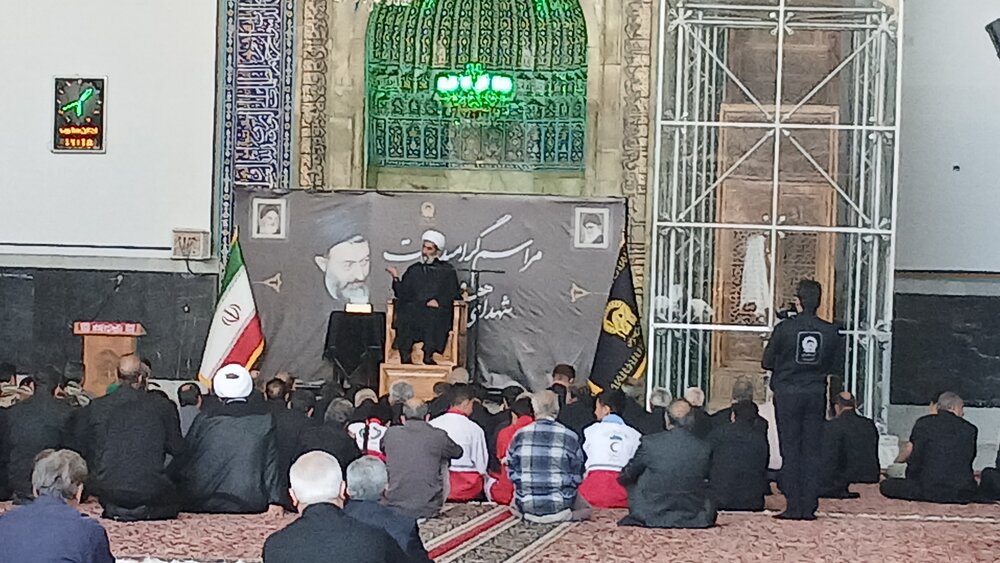 مراسم بزرگداشت شهدای هفتم تیر و بزرگداشت فرماندهان شهید ودانشمندان هسته ای شهید حملات اخیر رژیم صهیونیستی در حرم مطهر رضوی