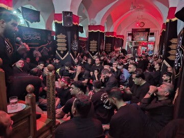 عزاداری شب سوم محرم هیئت حضرت سلطانی علی بن باقر (ع) فین+ عکس و فیلم