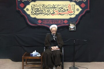 تکیه به غرب و شرق کاملا مخالف با قرآن است / هر کس از ولایت غافل شود، قطعا نجات پیدا نخواهد کرد