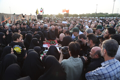 تصاویر /  استقبال از پیکر مطهر سپهبد شهید علی شادمانی در همدان