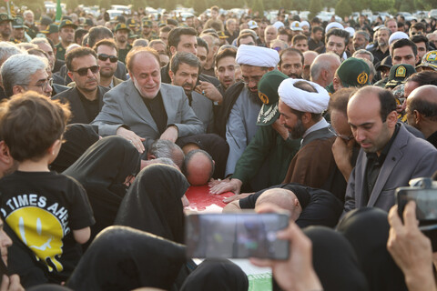 تصاویر /  استقبال از پیکر مطهر سپهبد شهید علی شادمانی در همدان