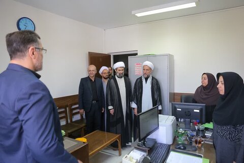 تصاویر / دیدار نماینده ولی فقیه در استان قزوین با مسئولین دستگاه قضایی قزوین