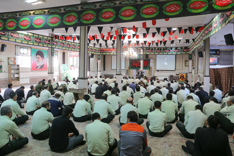 تصاویر / حضور نماینده ولی فقیه در استان قزوین در جمع  کارکنان ستاد فرماندهی انتظامی استان قزوین