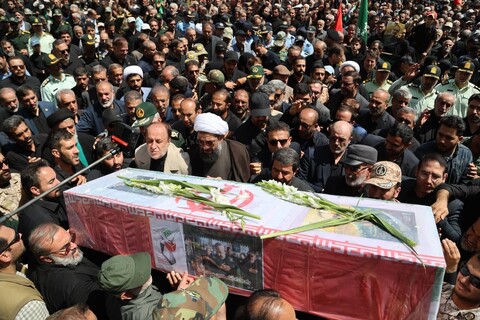 تصاویر / تشییع باشکوه پیکر مطهر شهید شادمانی در همدان