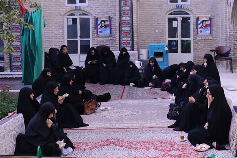 برگزاری مراسم روز اول محرم در مدرسه علمیه شفیعیه یزد