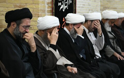 تصاویر| مراسم سوگواری و عزاداری سومین روز محرم به میزبانی نماینده ولی فقیه در فارس در مسجد شهدای شیراز