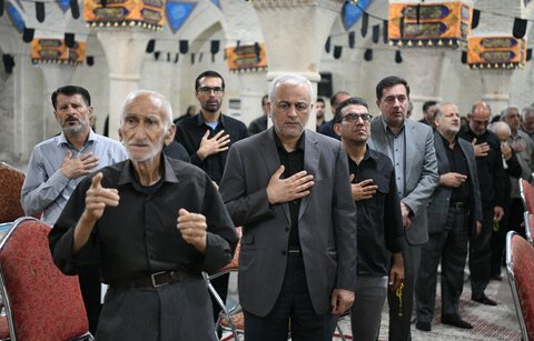 تصاویر| مراسم سوگواری و عزاداری سومین روز محرم به میزبانی نماینده ولی فقیه در فارس در مسجد شهدای شیراز