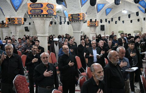 تصاویر| مراسم سوگواری و عزاداری سومین روز محرم به میزبانی نماینده ولی فقیه در فارس در مسجد شهدای شیراز