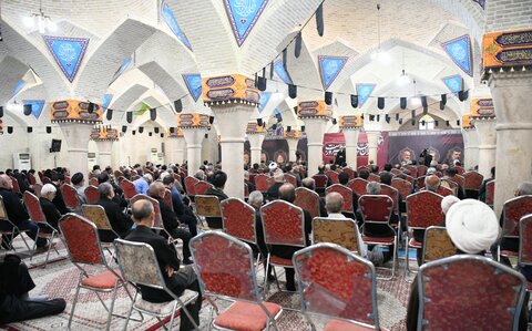 تصاویر| مراسم سوگواری و عزاداری سومین روز محرم به میزبانی نماینده ولی فقیه در فارس در مسجد شهدای شیراز