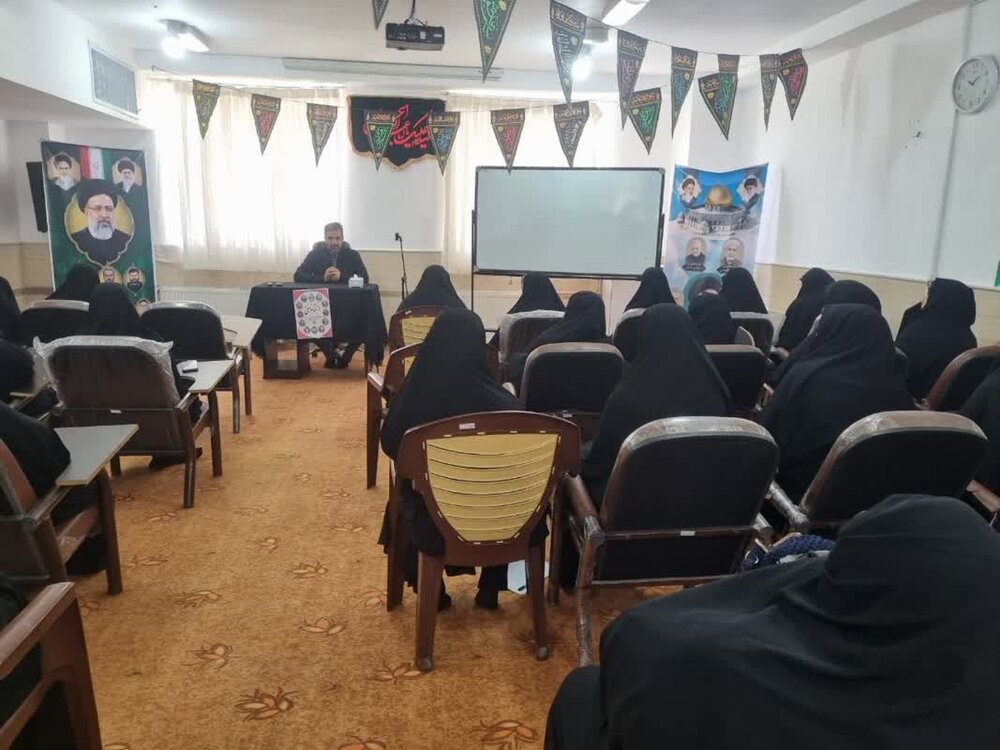 تحلیل ابعاد جنگ اخیر رژیم صهیونیی در نشست بصیرتی مدرسه علمیه حضرت زهرا (س) میبد