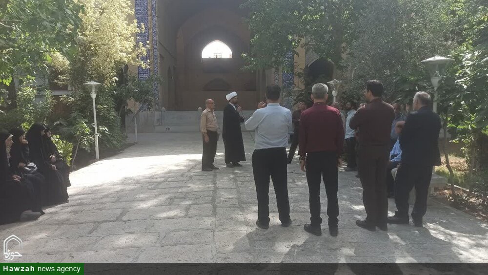 بازدید اساتید و مدیران دانشگاه اصفهان از مدارس علمیه صدر بازار و جده بزرگ+ عکس