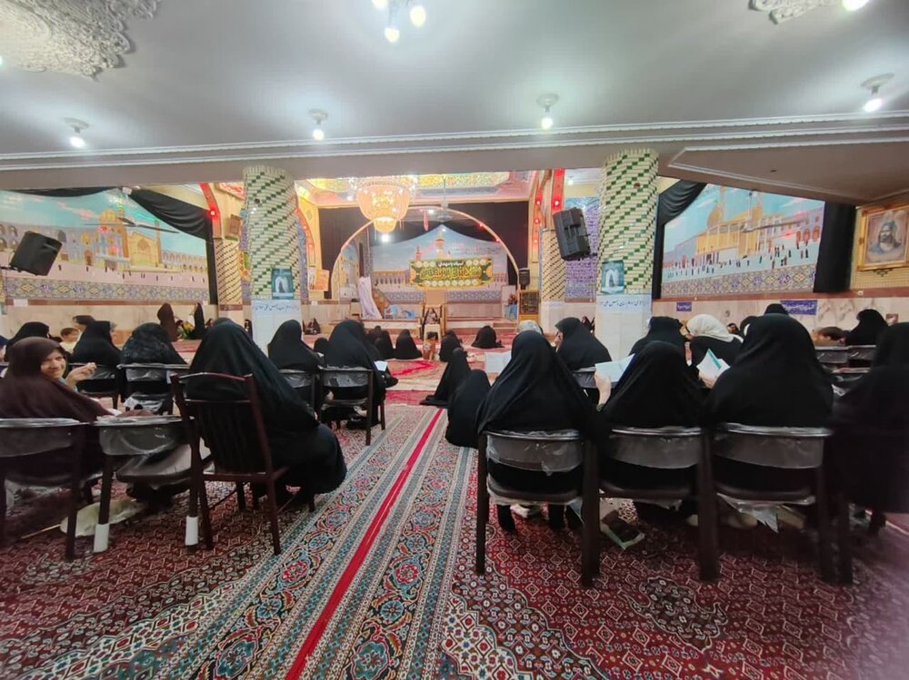 تبیین راهکار قرآن برای مقابله با فتنه‌های زمانه در نشست بصیرتی بانوان نجف‌آباد