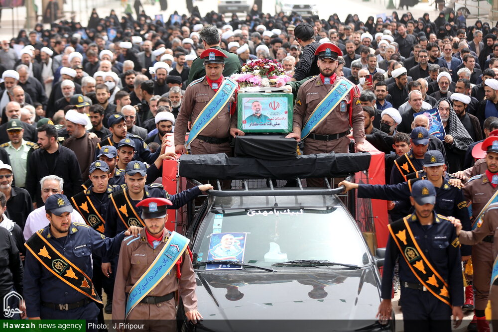 تشییع و تدفین قاضی شهید در قم + عکس