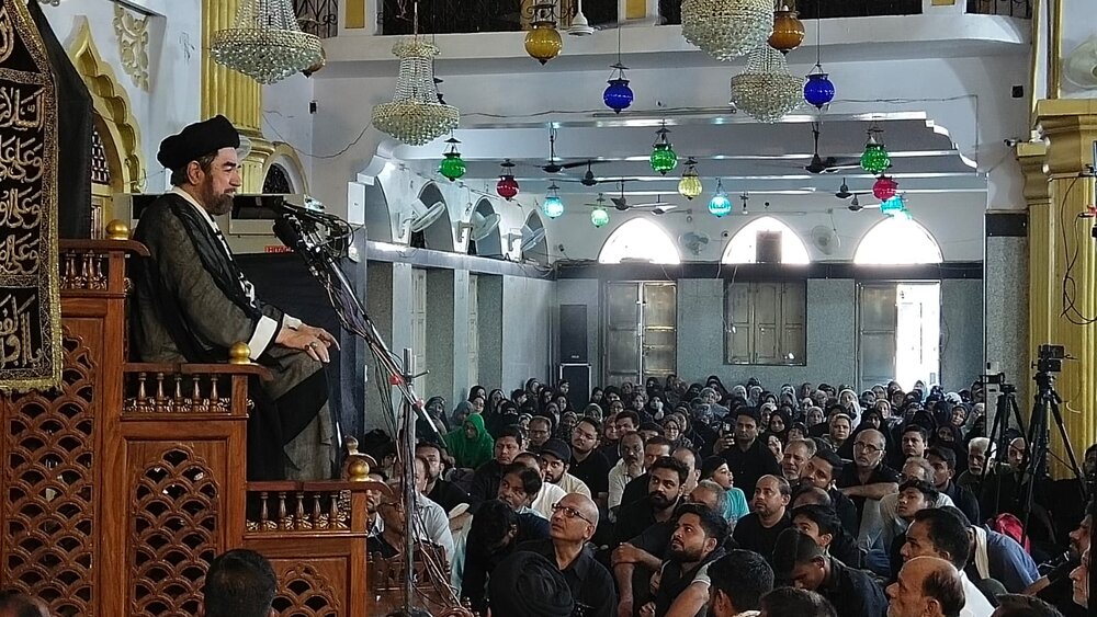 आयतुल्लाह खामेनेई की तस्वीर हटाई गई तो हम विरोध करेंगे: मौलाना कल्बे जवाद नक़वी