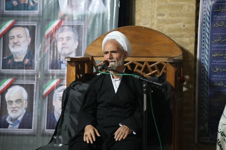 نقش مهم علمای دین و رزمندگان در پیشبرد اهداف انقلاب